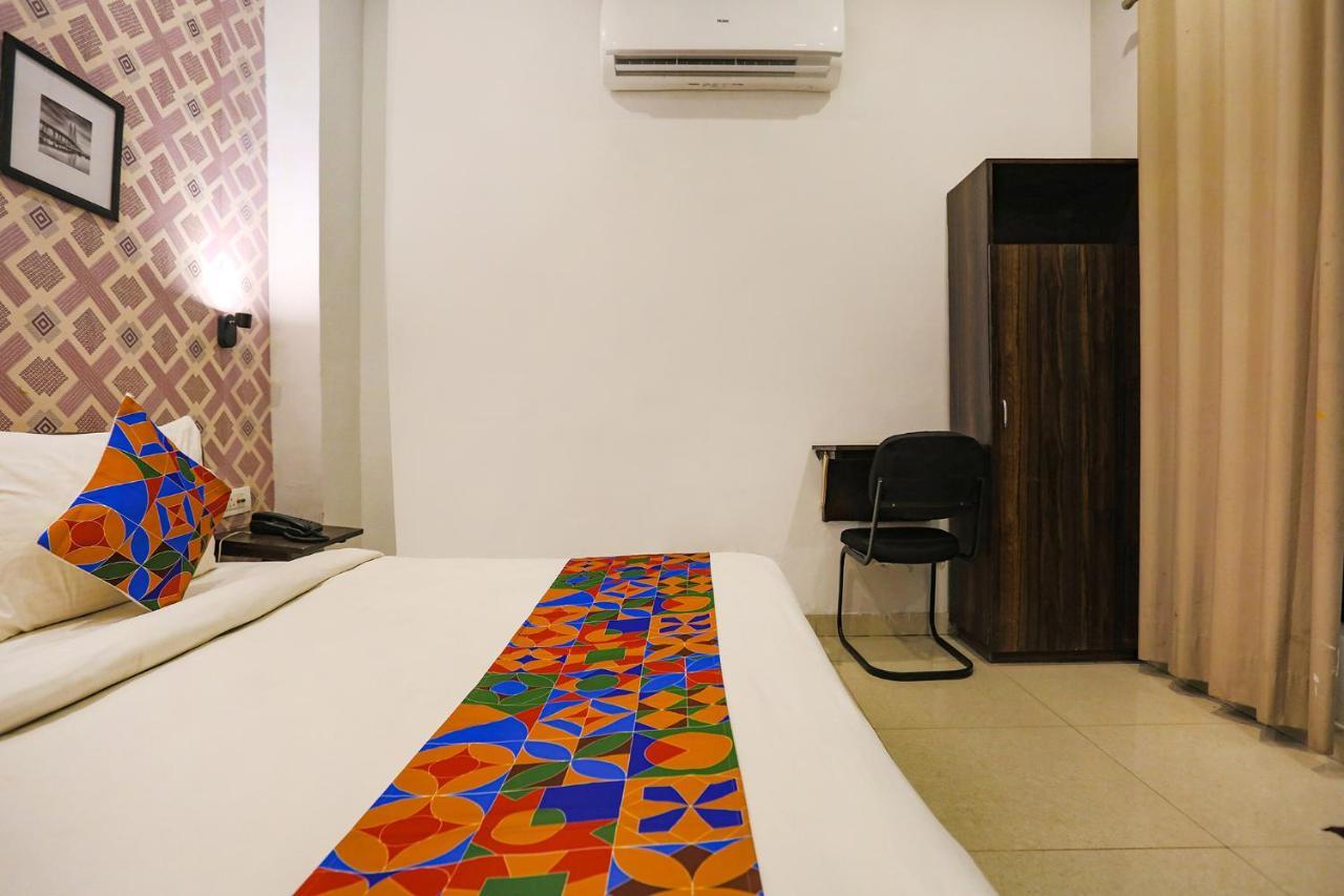 Fabhotel Novel Suites - Nr Yashobhoomi Convention Centre Нью-Дели Экстерьер фото
