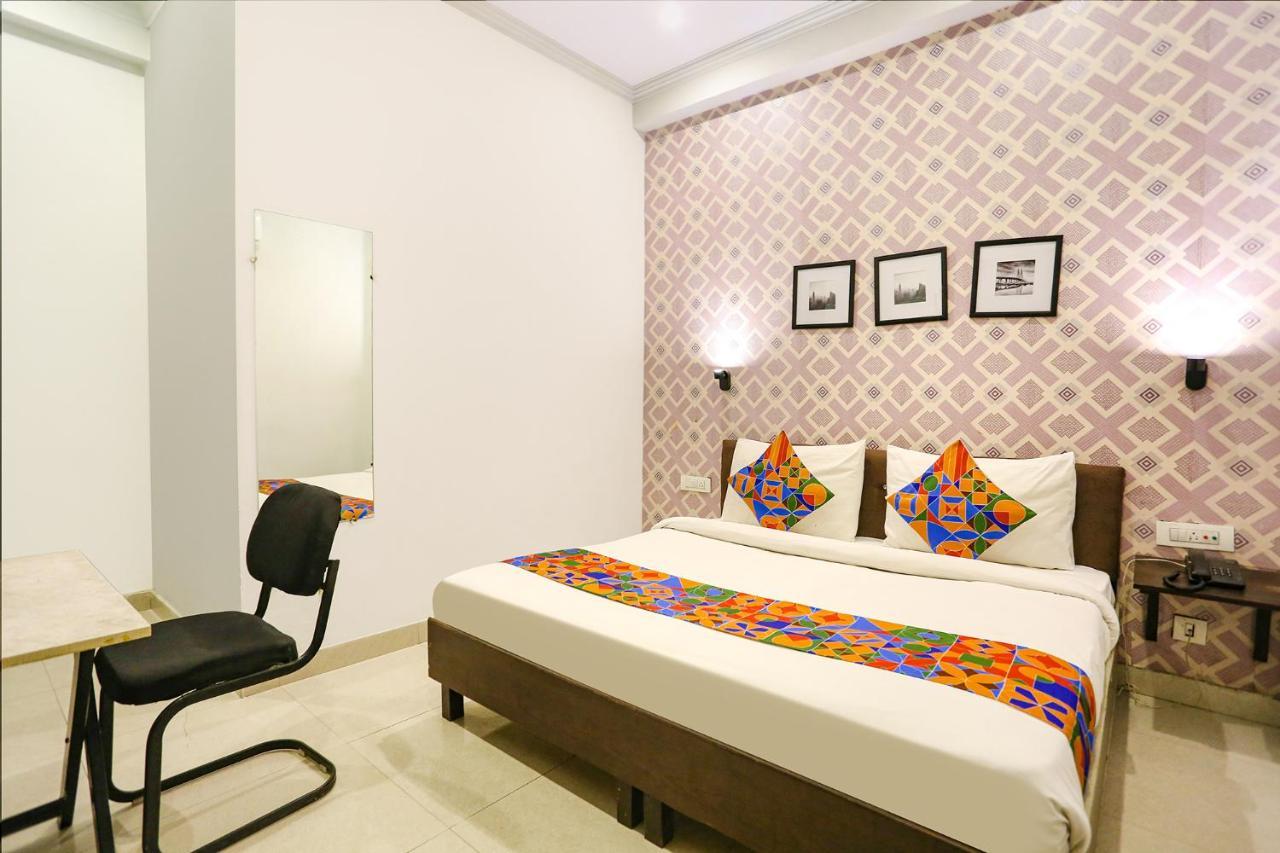 Fabhotel Novel Suites - Nr Yashobhoomi Convention Centre Нью-Дели Экстерьер фото