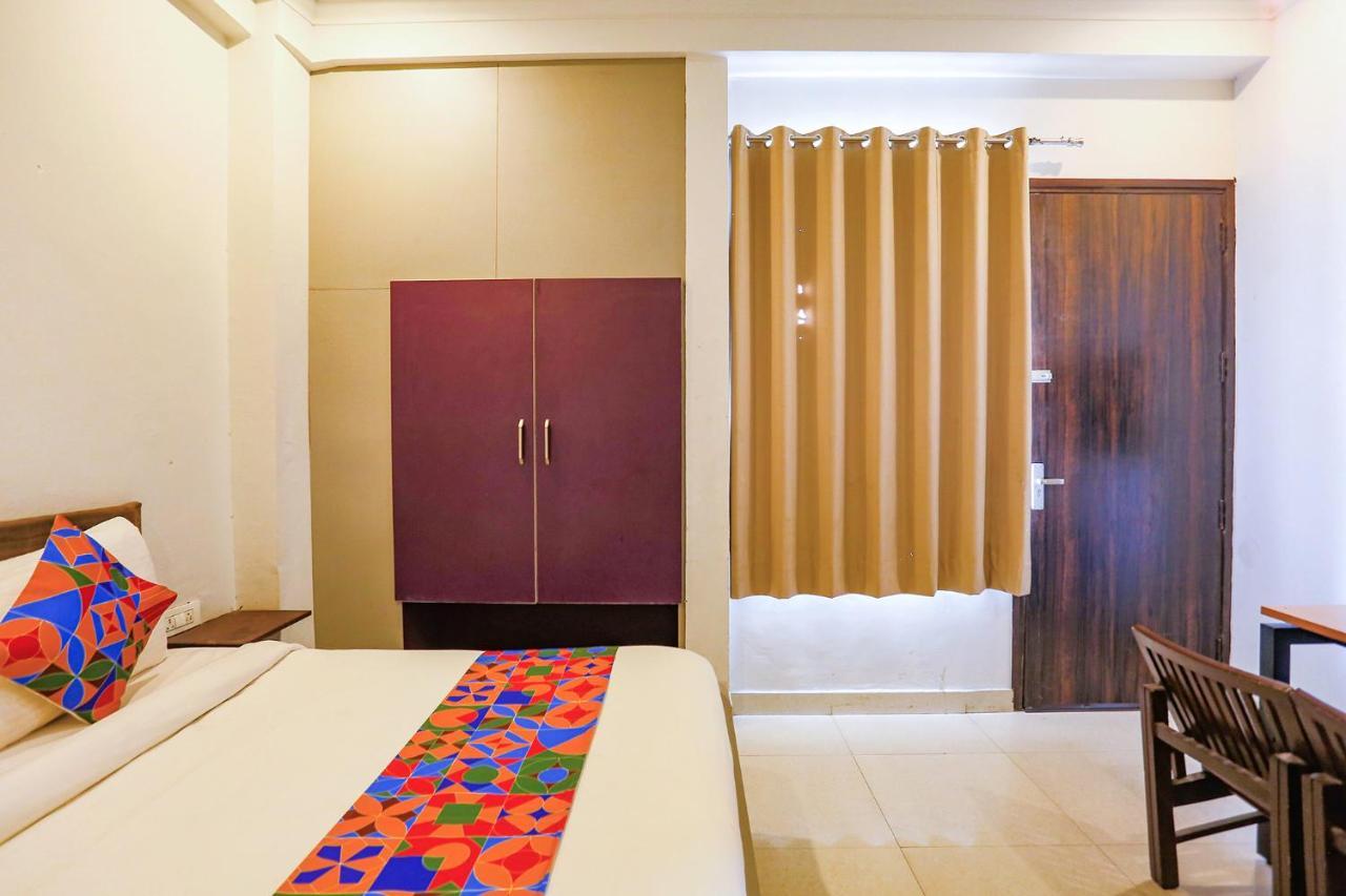 Fabhotel Novel Suites - Nr Yashobhoomi Convention Centre Нью-Дели Экстерьер фото