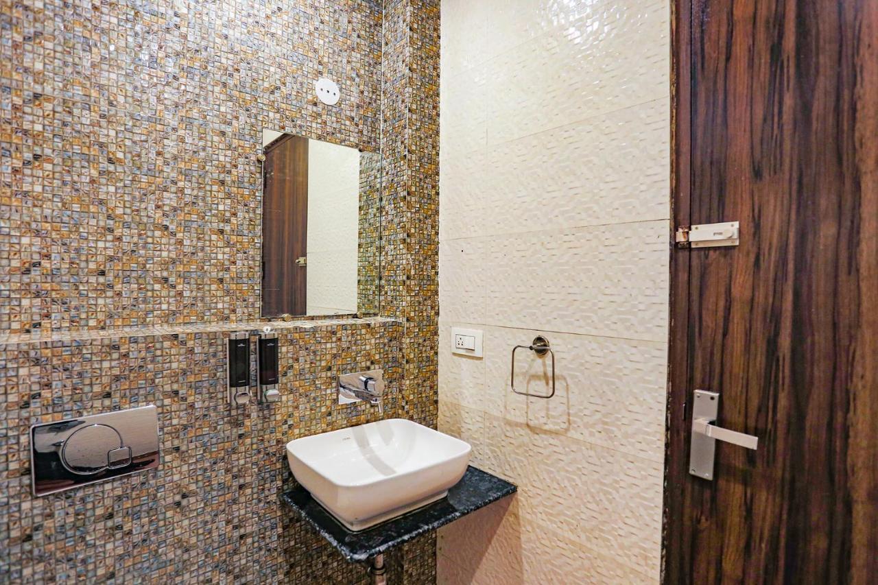 Fabhotel Novel Suites - Nr Yashobhoomi Convention Centre Нью-Дели Экстерьер фото